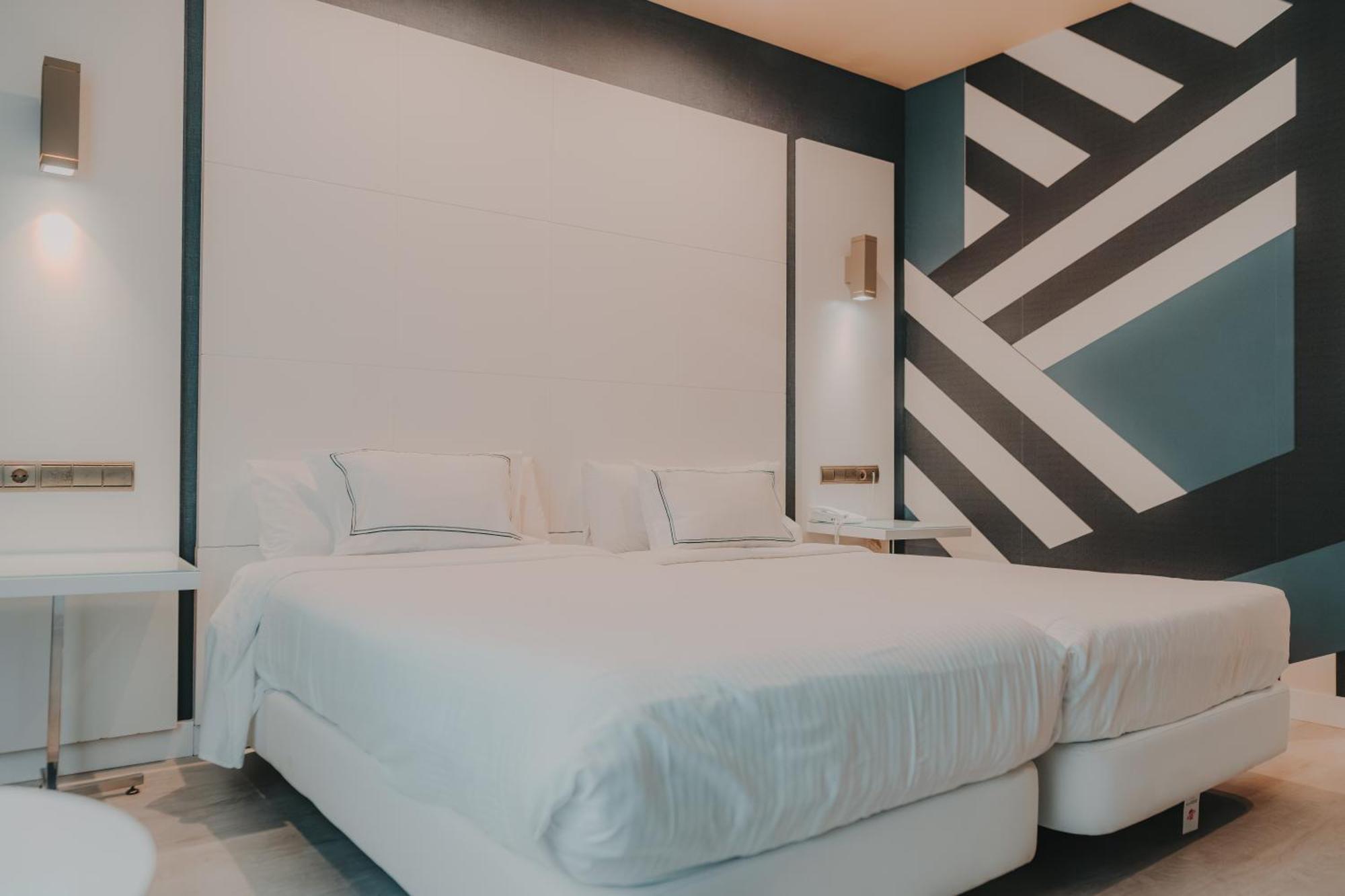 Hotel Malaga Nostrum Airport Екстер'єр фото